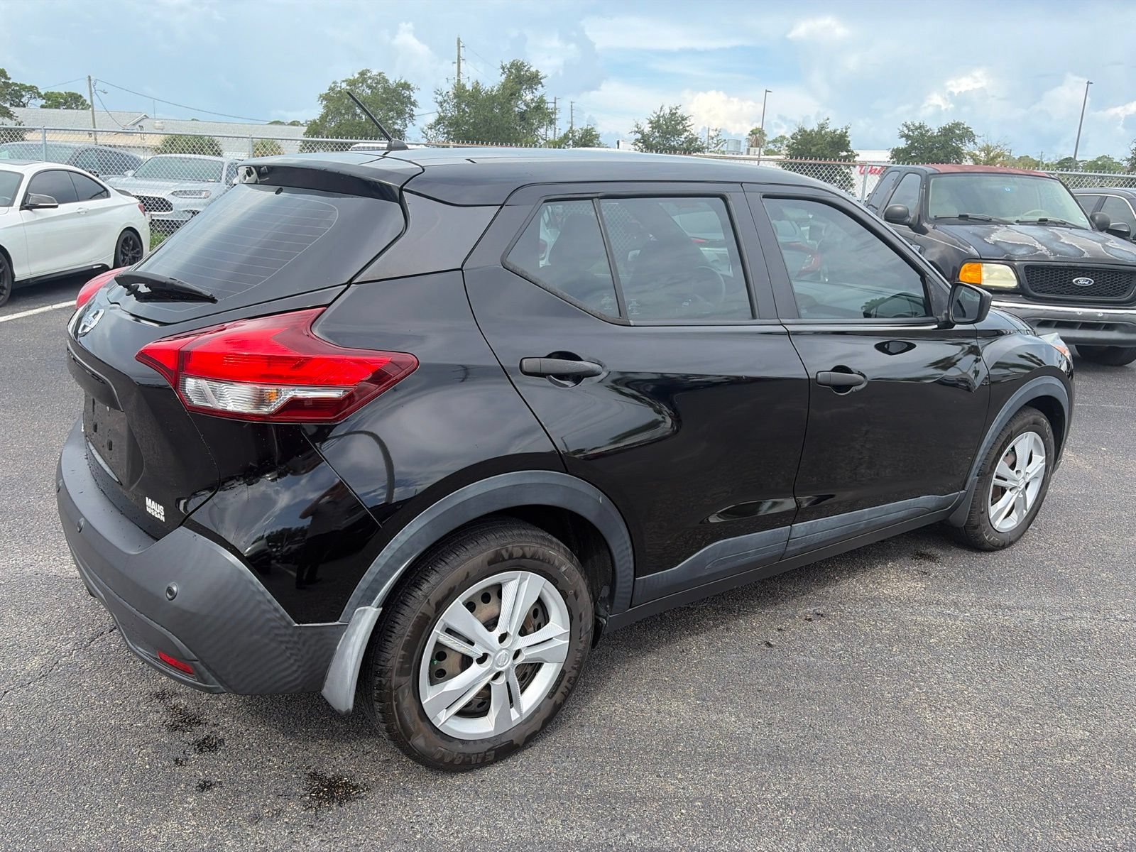 Used 2020 Nissan Kicks S FWD image 7