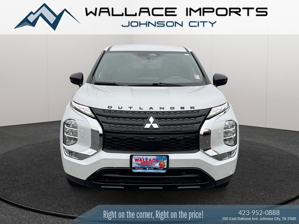 Used 2023 Mitsubishi Outlander SE Black Edition image 8
