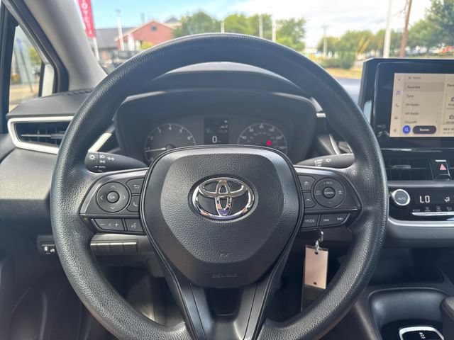 Used 2025 Toyota Corolla LE FWD image 17