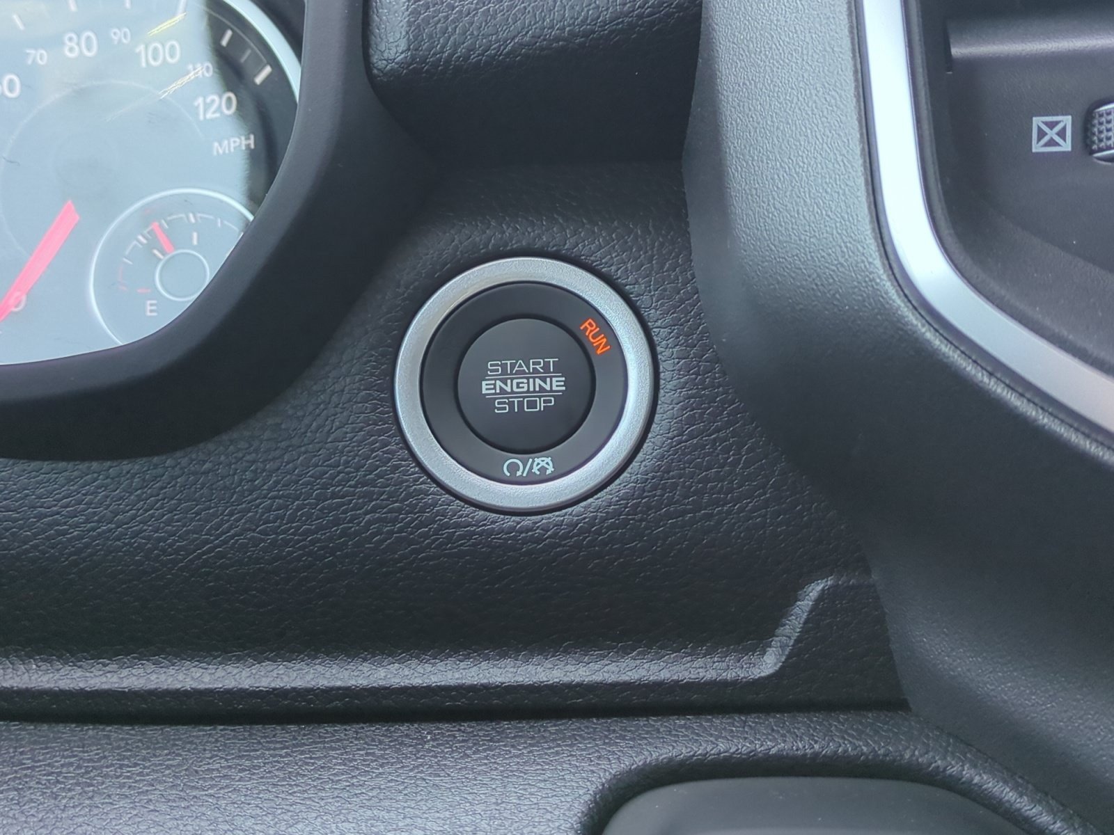 New 2026 RAM 1500 Express AWD/4WD image 29