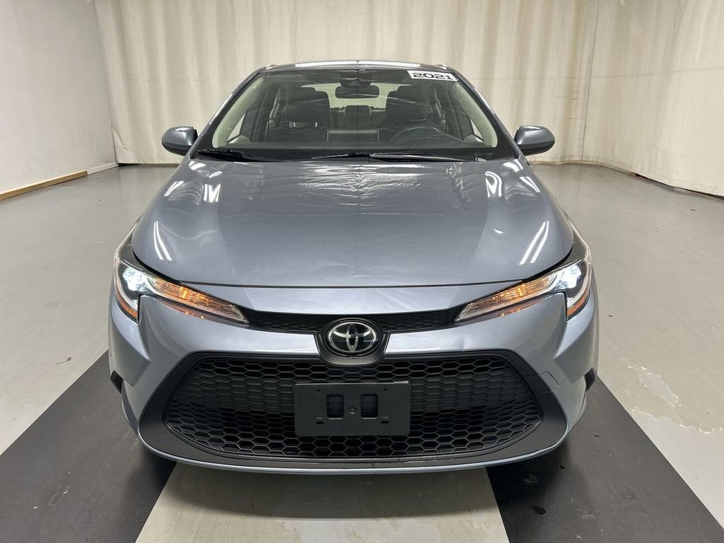 Used 2021 Toyota Corolla LE w/ LE Convenience Package FWD image 3