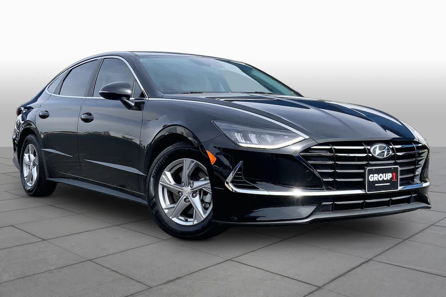 Used 2022 Hyundai Sonata SE w/ Preferred Accessory Package FWD image 3