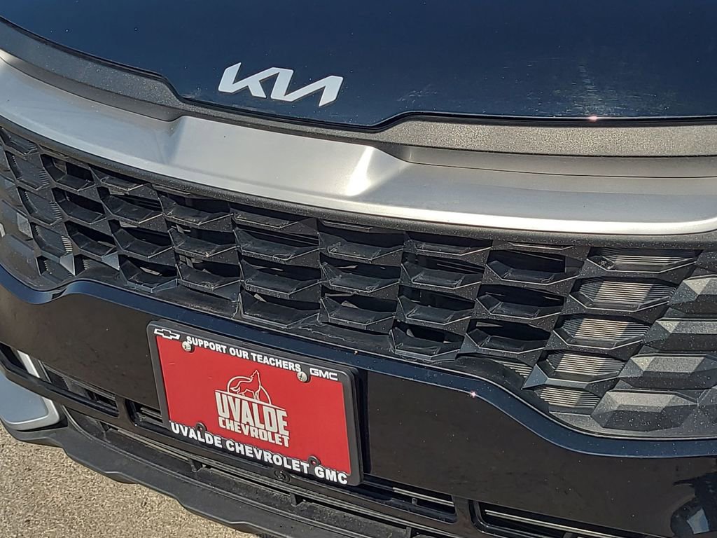 Used 2025 Kia Sportage LX FWD image 32