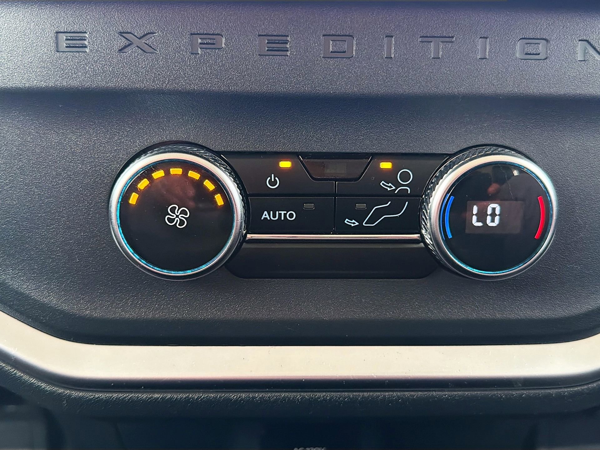 Certified 2025 Ford Expedition Max Active AWD/4WD image 32