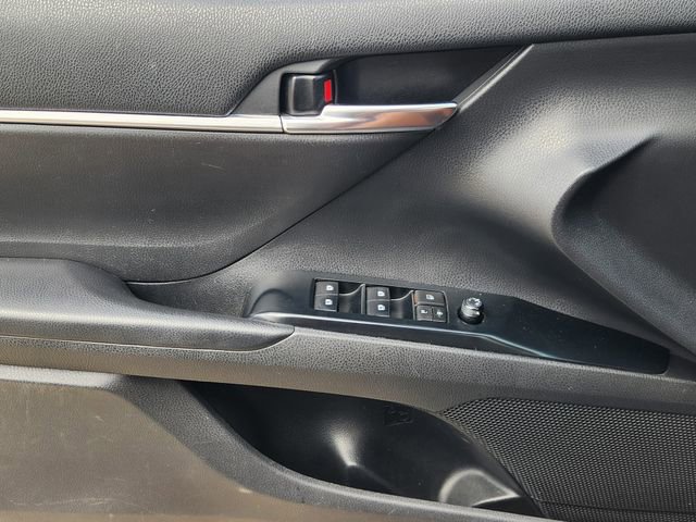 Used 2020 Toyota Camry SE image 17