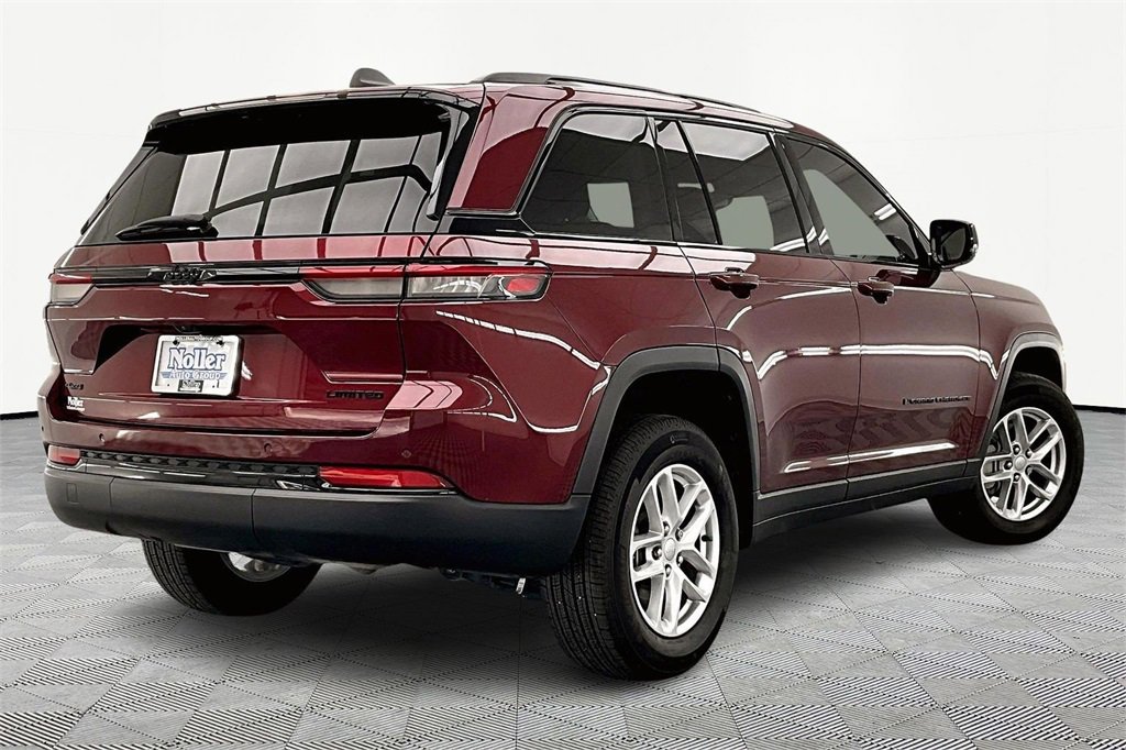 Used 2023 Jeep Grand Cherokee Limited w/ Black Appearance Package image 2