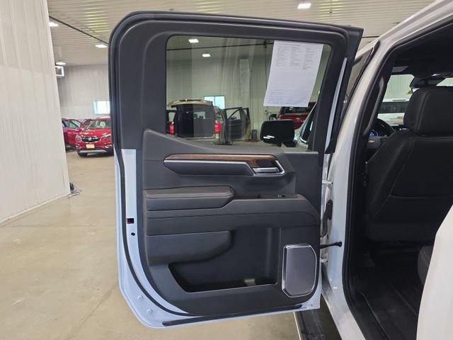 Used 2023 Chevrolet Silverado 1500 High Country w/ Technology Package AWD/4WD image 27