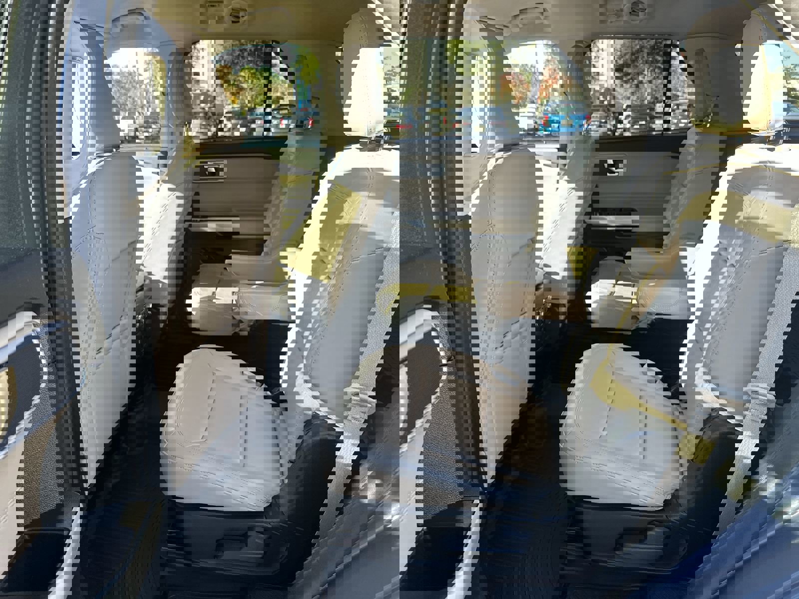 Used 2021 Ford Explorer XLT w/ Equipment Group 202A image 31