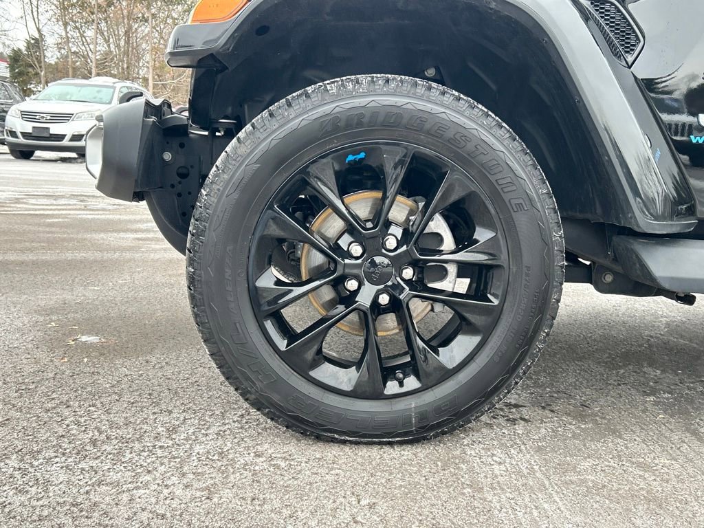 Used 2023 Jeep Wrangler Unlimited Sahara w/ Cold Weather Group image 12