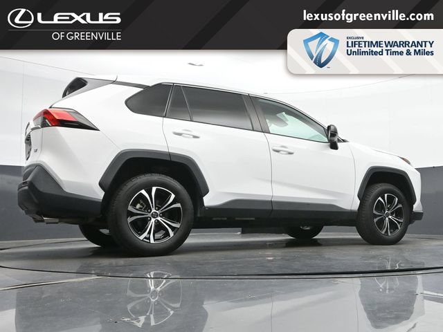 Used 2022 Toyota RAV4 LE FWD image 32
