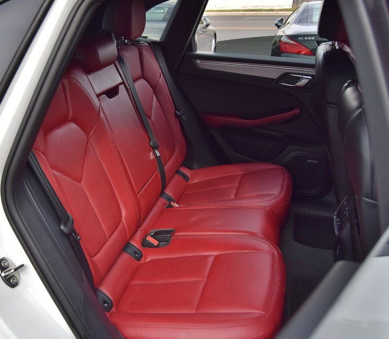 Used 2023 Porsche Macan image 34