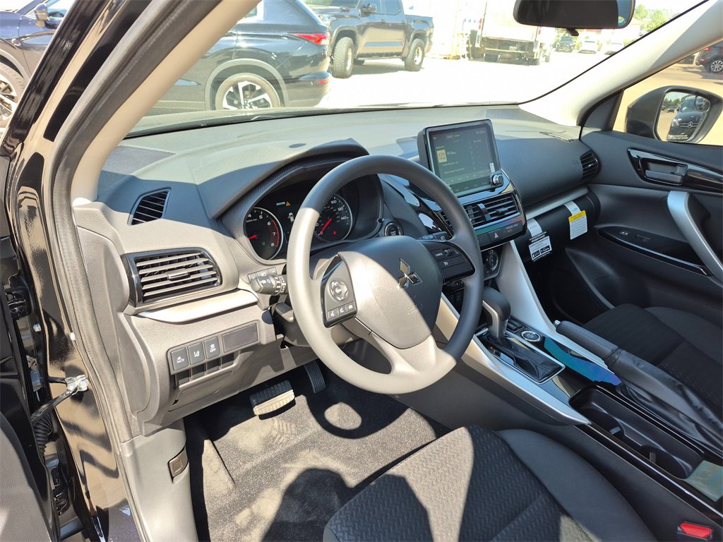 New 2026 Mitsubishi Eclipse Cross LE image 9