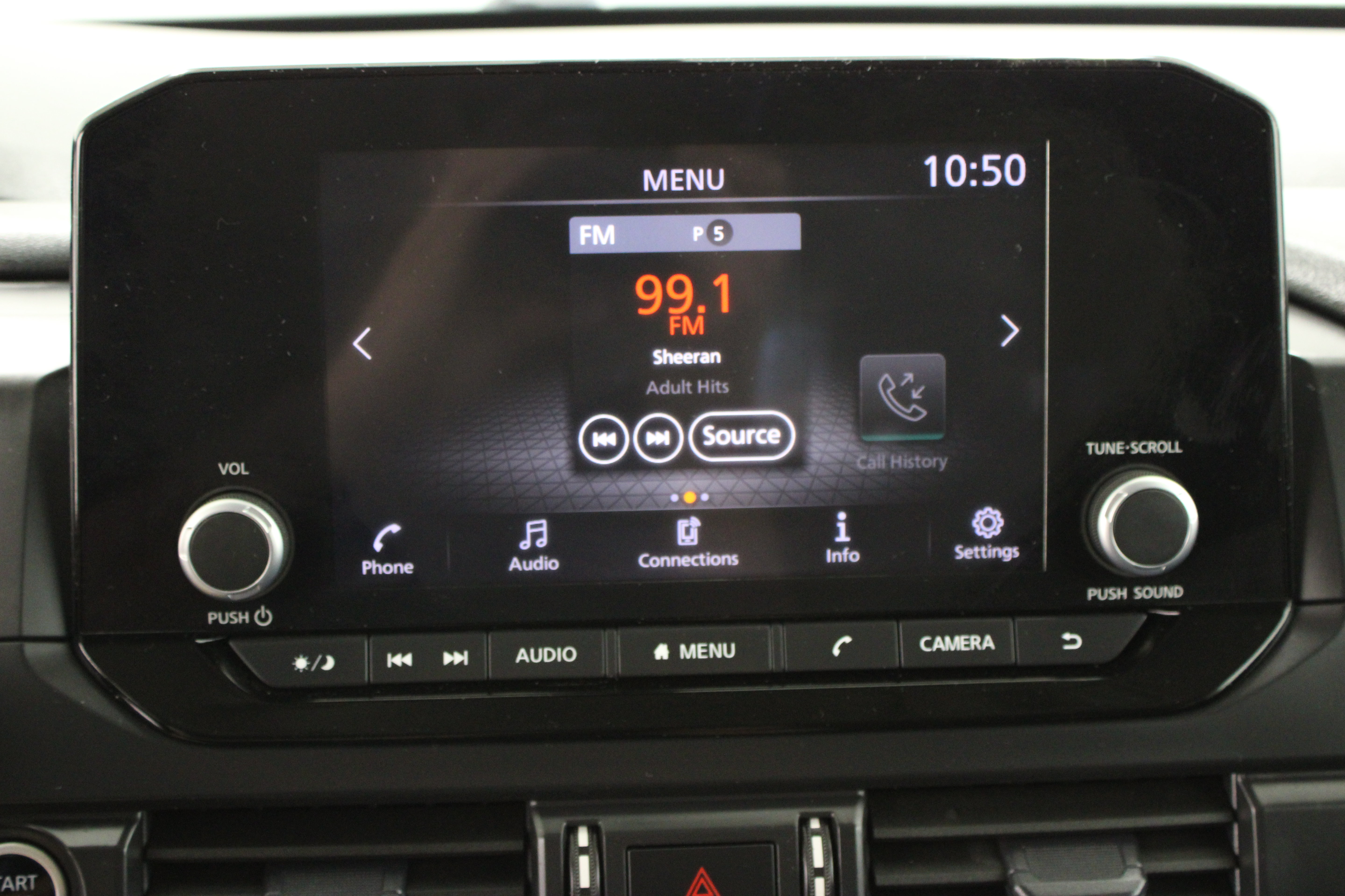 Used 2024 Nissan Pathfinder S FWD image 19