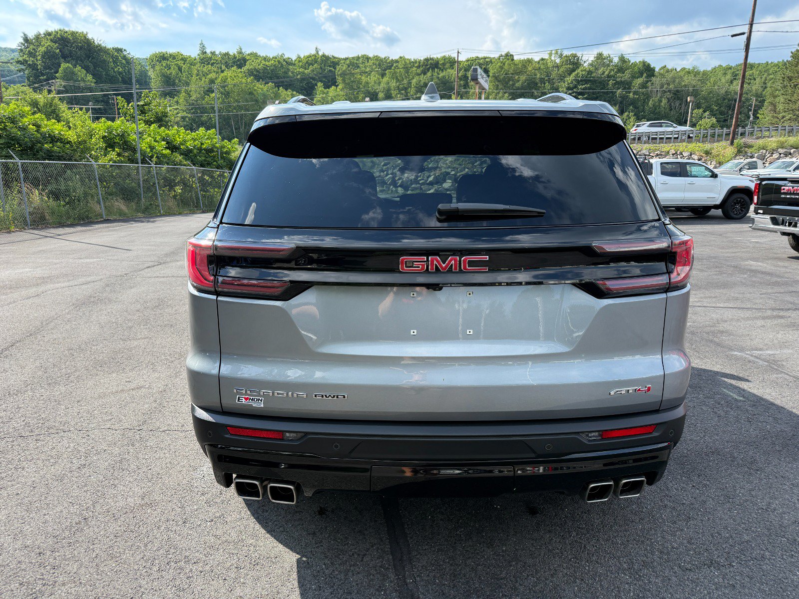 Used 2025 GMC Acadia AT4 AWD/4WD image 4