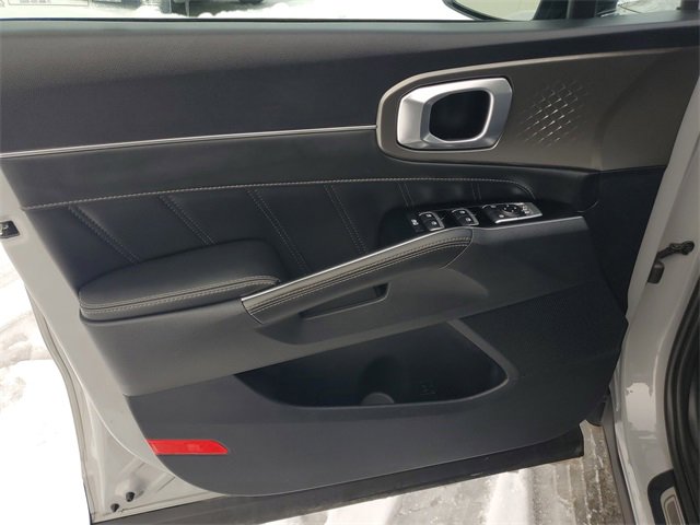 Certified 2022 Kia Sorento SX image 21