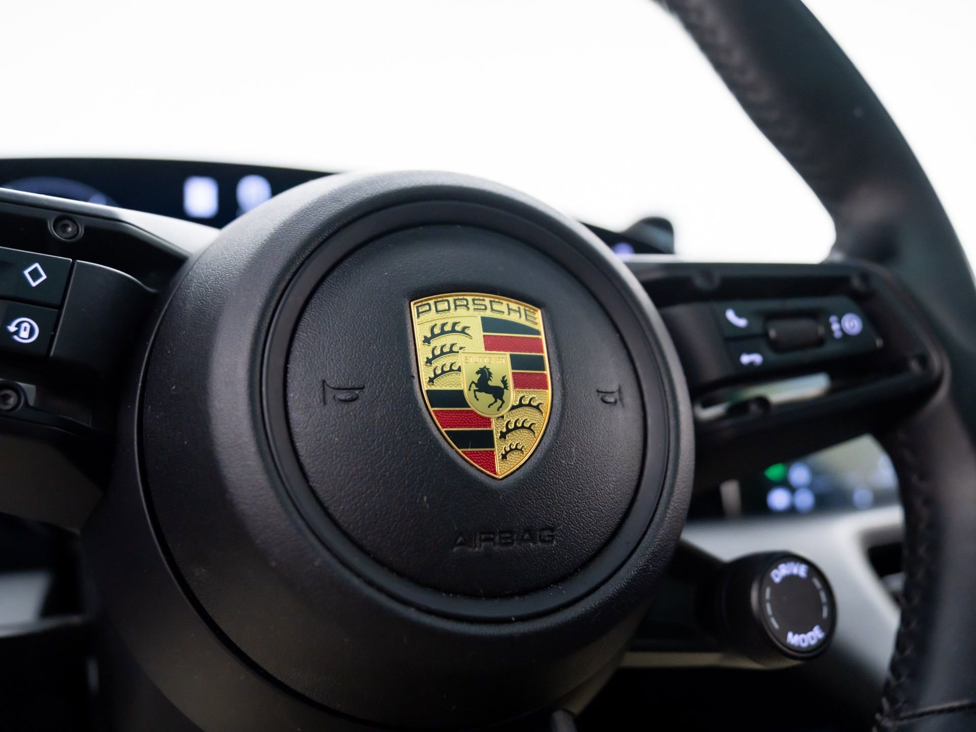 Used 2021 Porsche Taycan 4S image 24