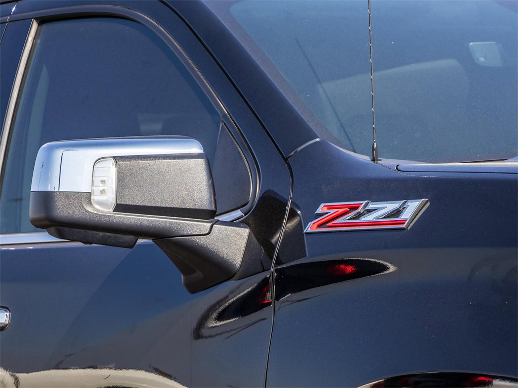 Used 2020 Chevrolet Silverado 1500 LTZ w/ LTZ Texas Edition image 3