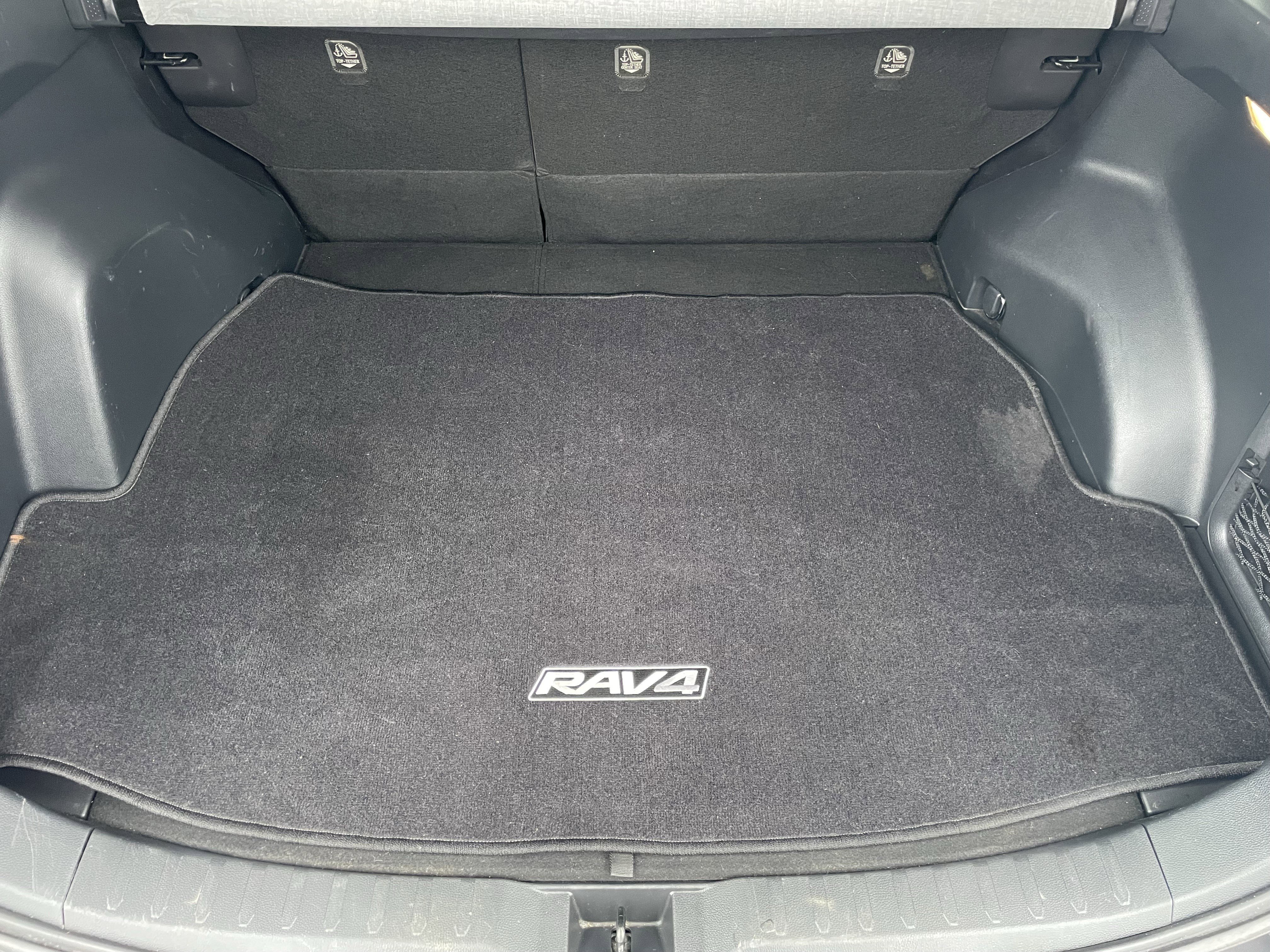 Used 2019 Toyota RAV4 Limited image 35