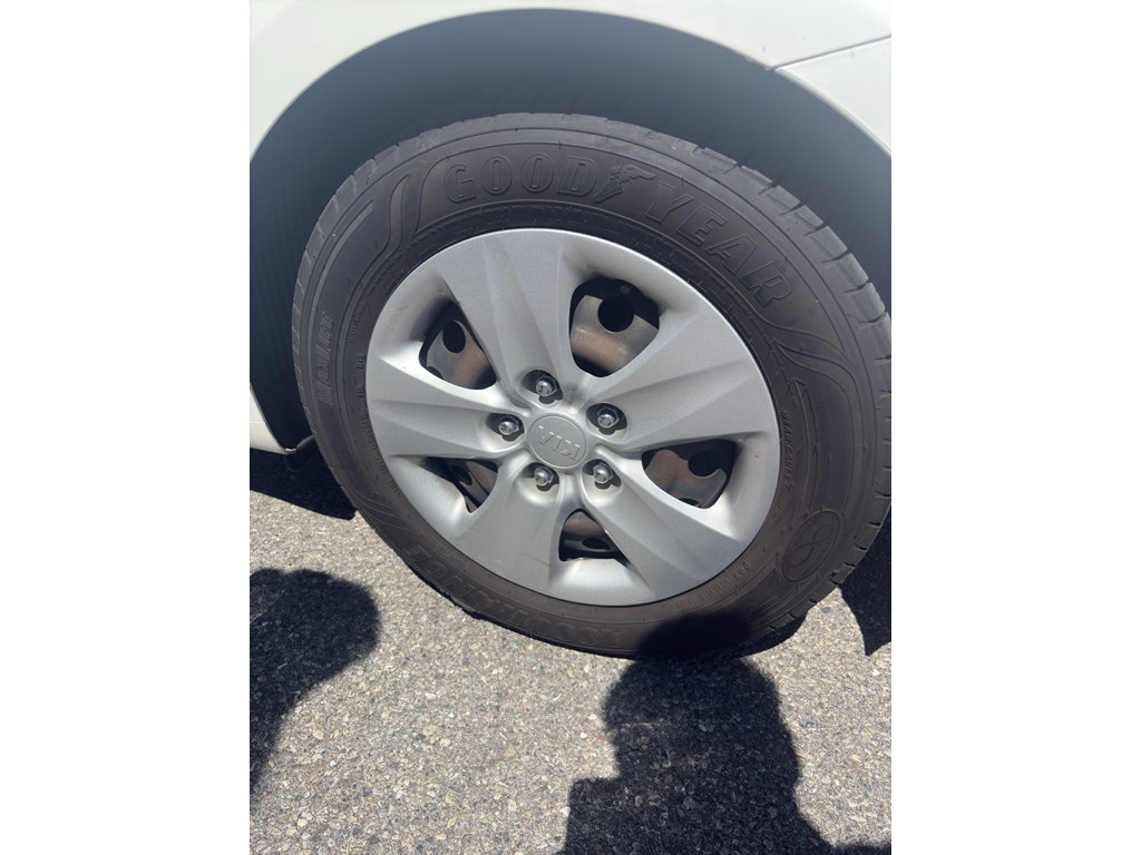 Used 2016 Kia Forte LX FWD image 7