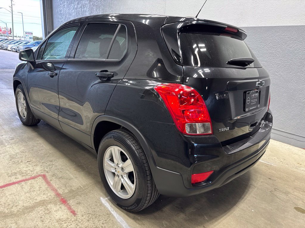 Used 2020 Chevrolet Trax LS w/ Tint and Cruise Package FWD image 7