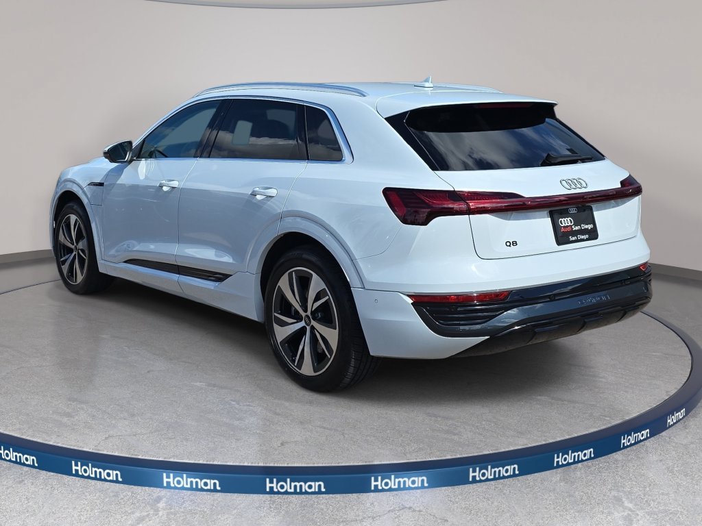 Used 2024 Audi Q8 e-tron Premium Plus AWD/4WD image 8