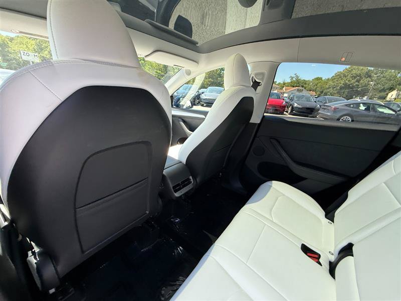 Used 2024 Tesla Model Y Long Range AWD/4WD image 13