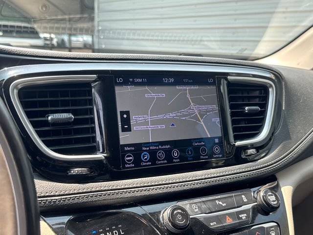 Used 2020 Chrysler Pacifica Limited FWD image 23