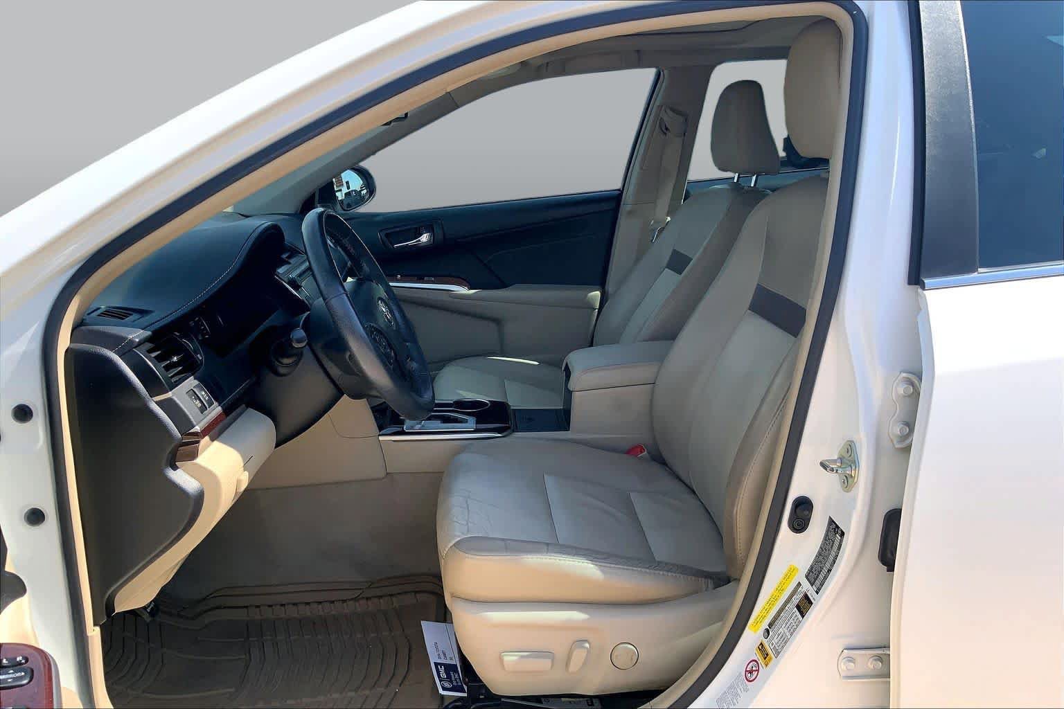 Used 2014 Toyota Camry XLE FWD image 8