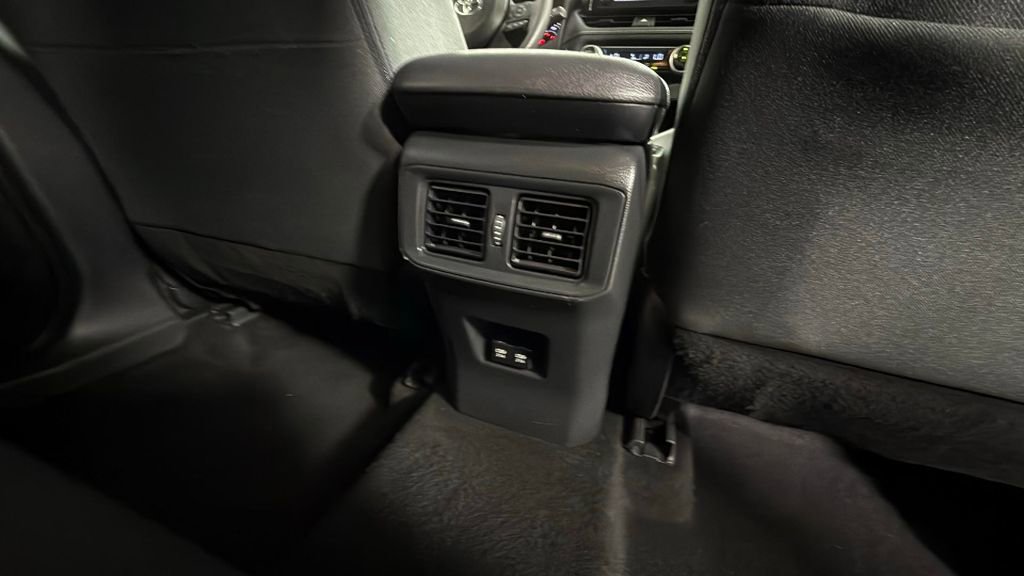 Used 2019 Toyota RAV4 XLE w/ Convenience Package FWD image 30