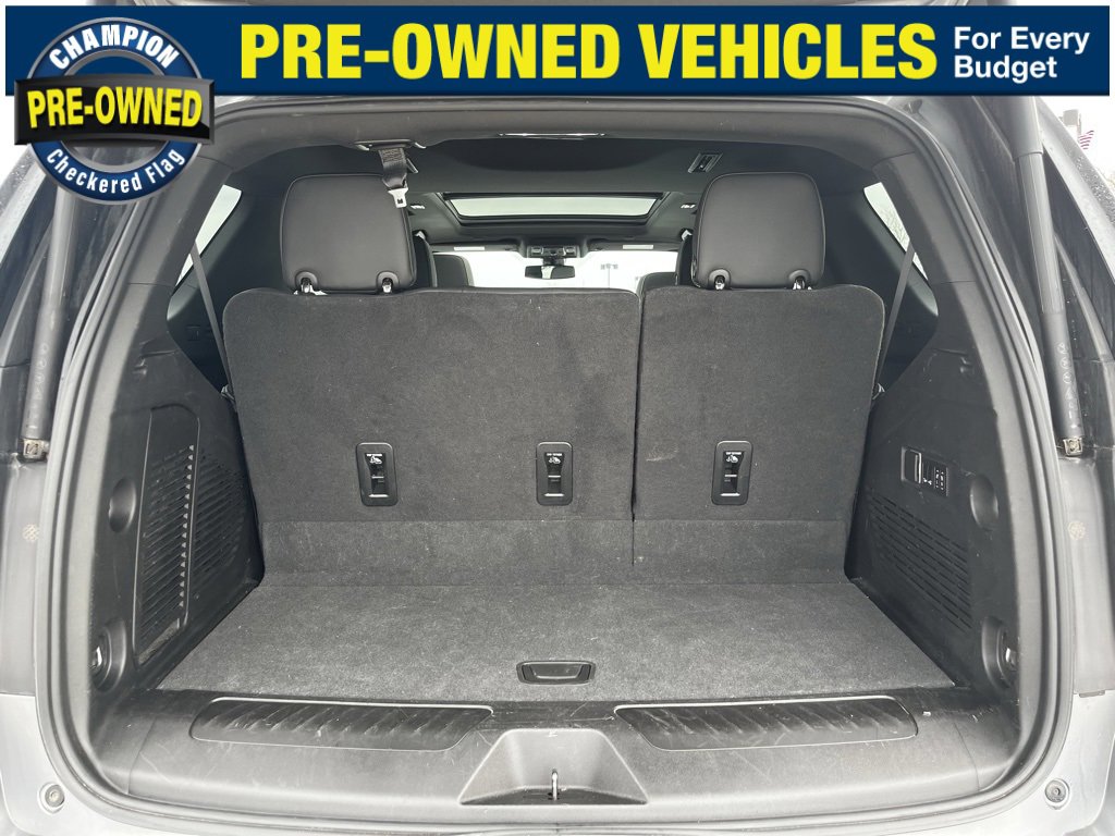 Used 2022 GMC Yukon SLT w/ SLT Premium Package image 11