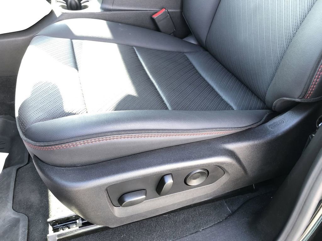 Used 2024 GMC Canyon AT4X image 14