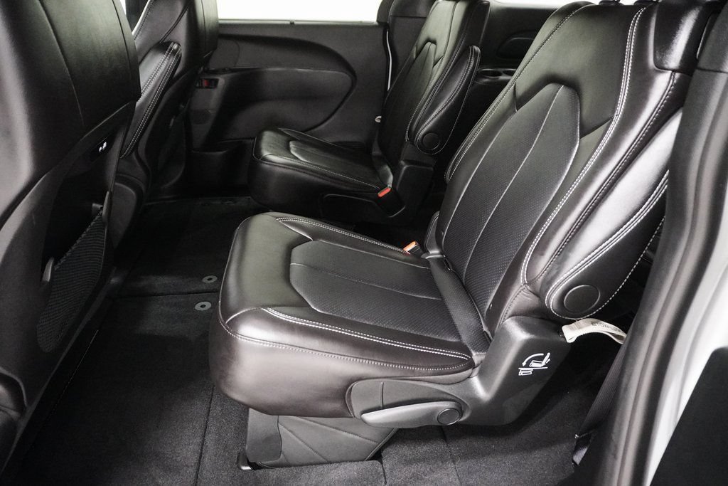 New 2026 Chrysler Pacifica Select FWD image 15
