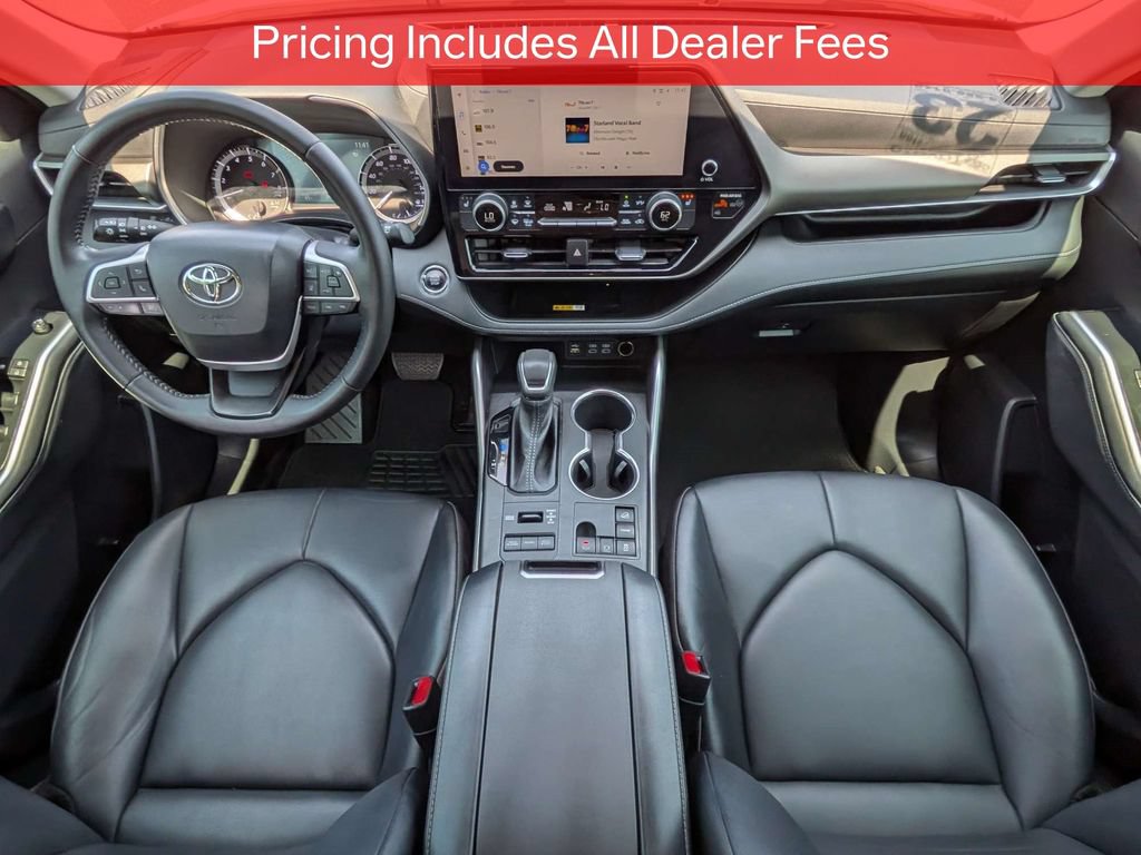 Used 2023 Toyota Highlander XLE AWD/4WD image 17