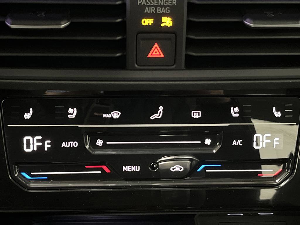 Used 2025 Volkswagen Jetta SEL image 8