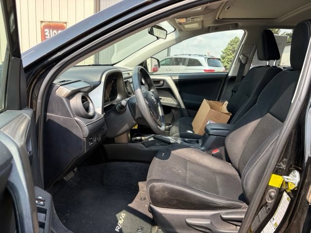 Used 2013 Toyota RAV4 XLE AWD/4WD image 3