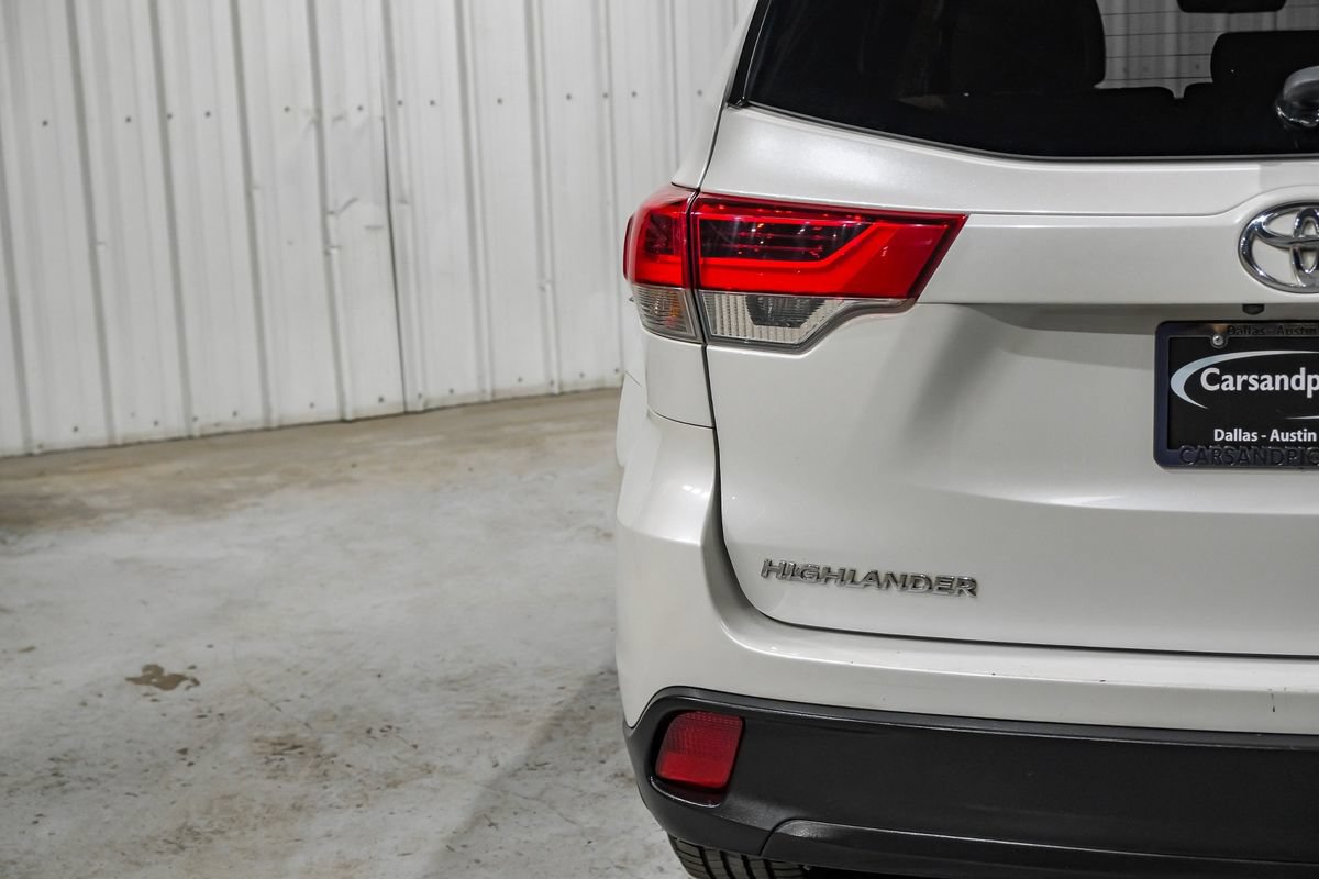 Used 2018 Toyota Highlander XLE FWD image 48