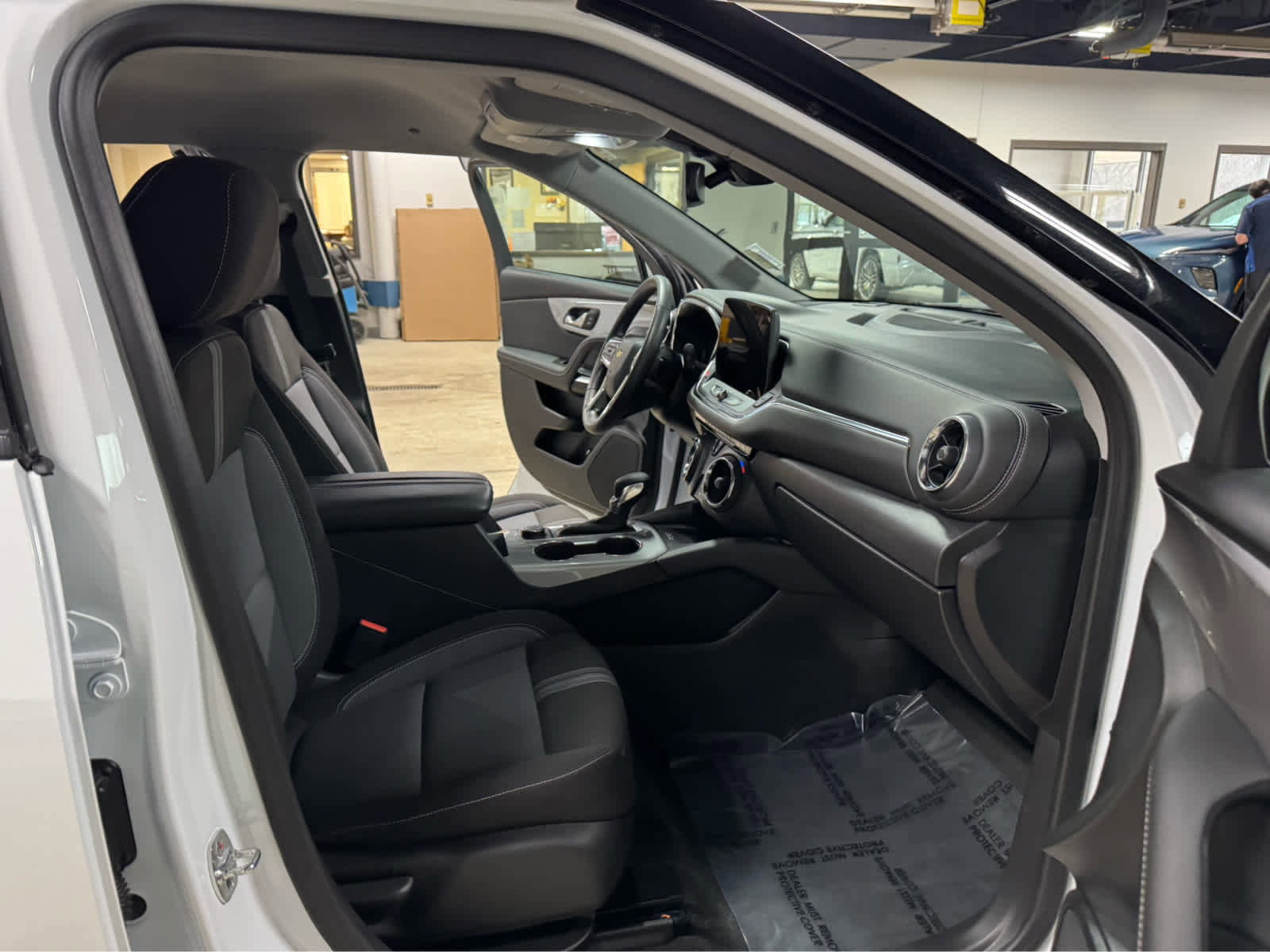 Certified 2025 Chevrolet Blazer LT w/ Convenience Package image 11