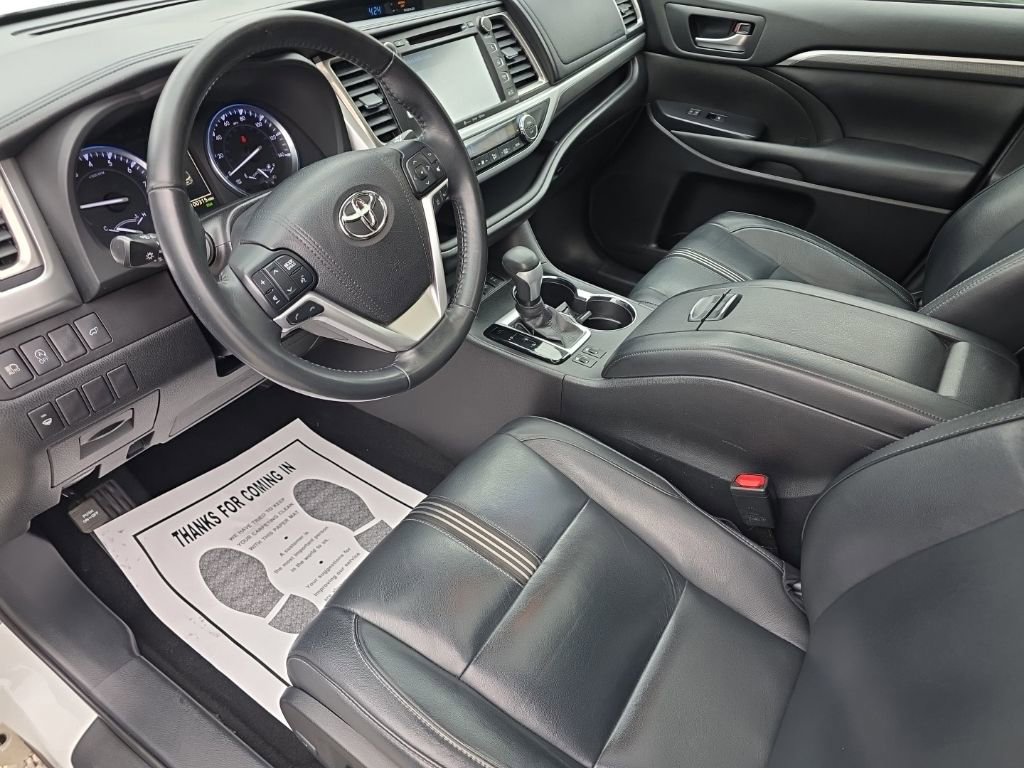 Certified 2018 Toyota Highlander SE image 11