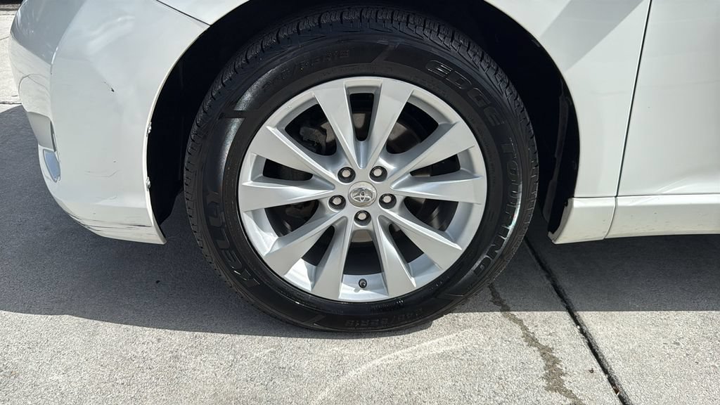 Used 2013 Toyota Venza LE FWD image 10