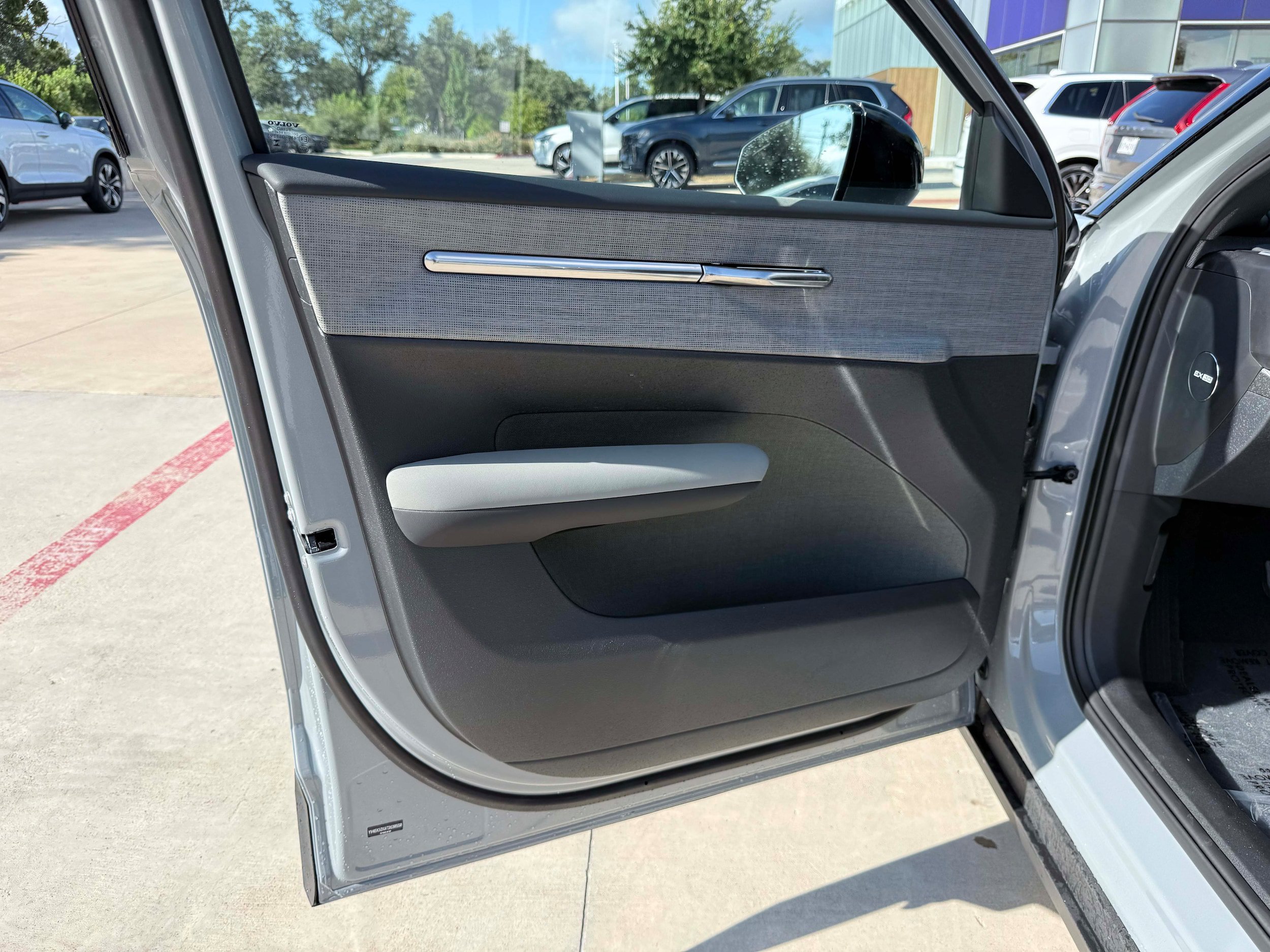 New 2026 Volvo EX30 Plus w/ Protection Package Premier AWD/4WD image 9