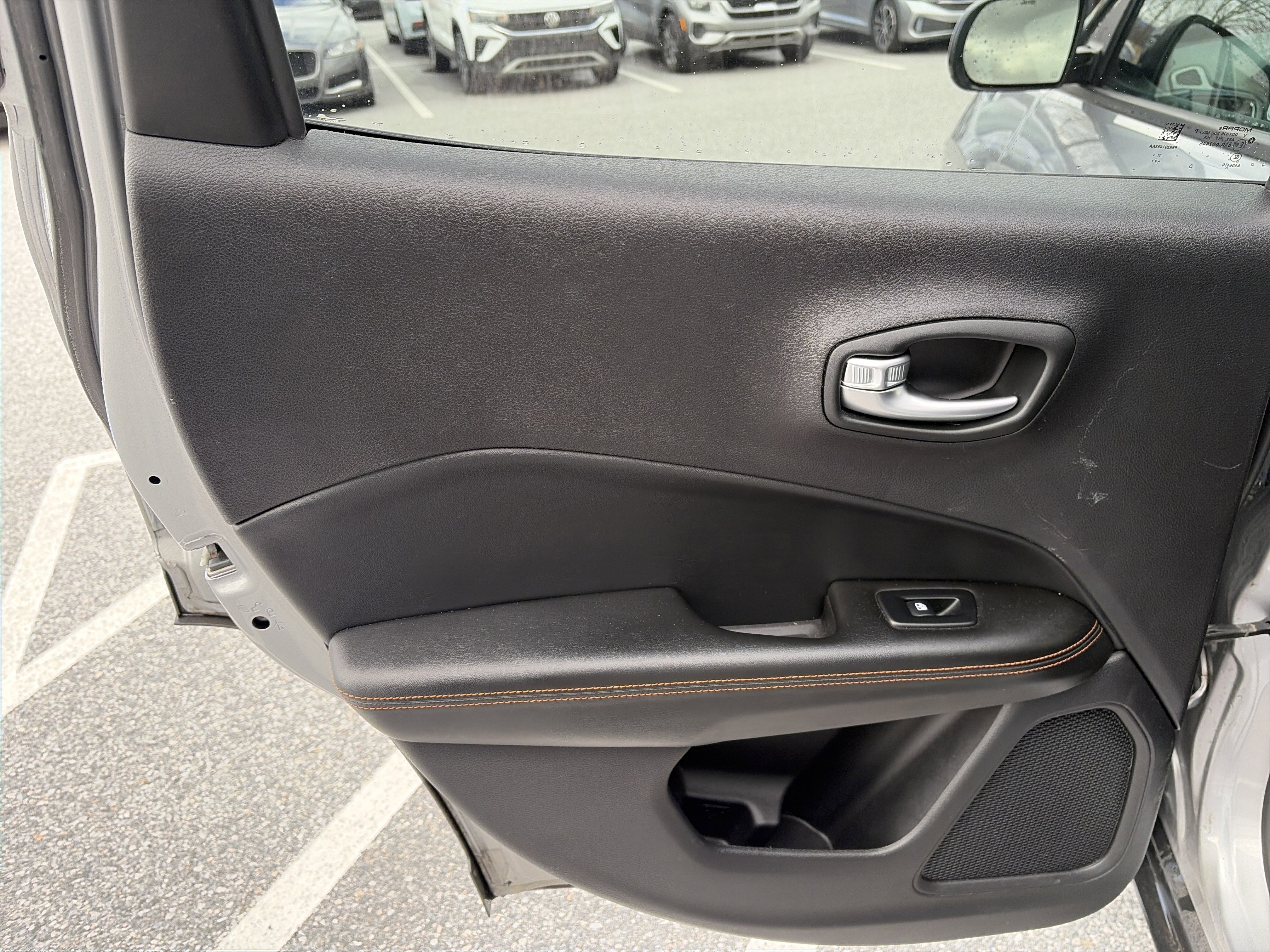 Used 2018 Jeep Compass Limited w/ Navigation Group image 23