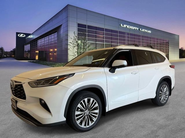 Used 2021 Toyota Highlander Platinum image 1