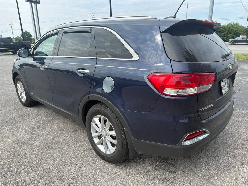 Used 2017 Kia Sorento AWD image 4