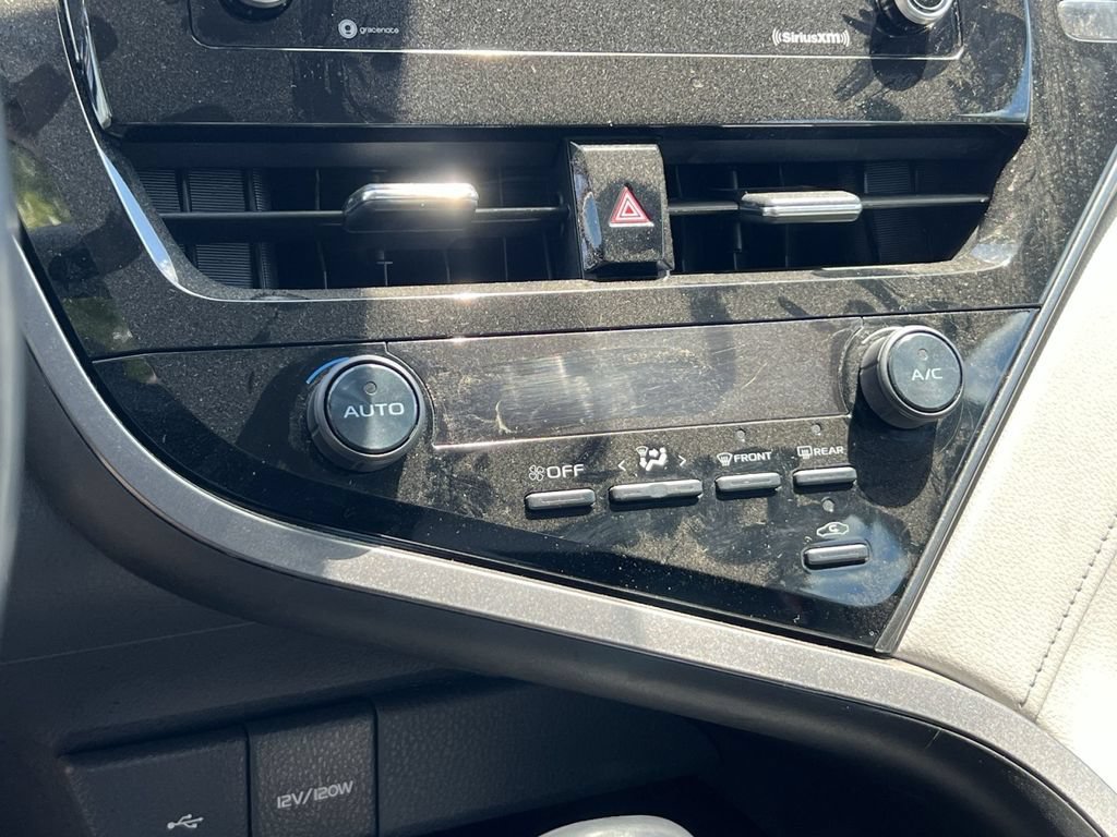 Used 2021 Toyota Camry SE FWD image 18