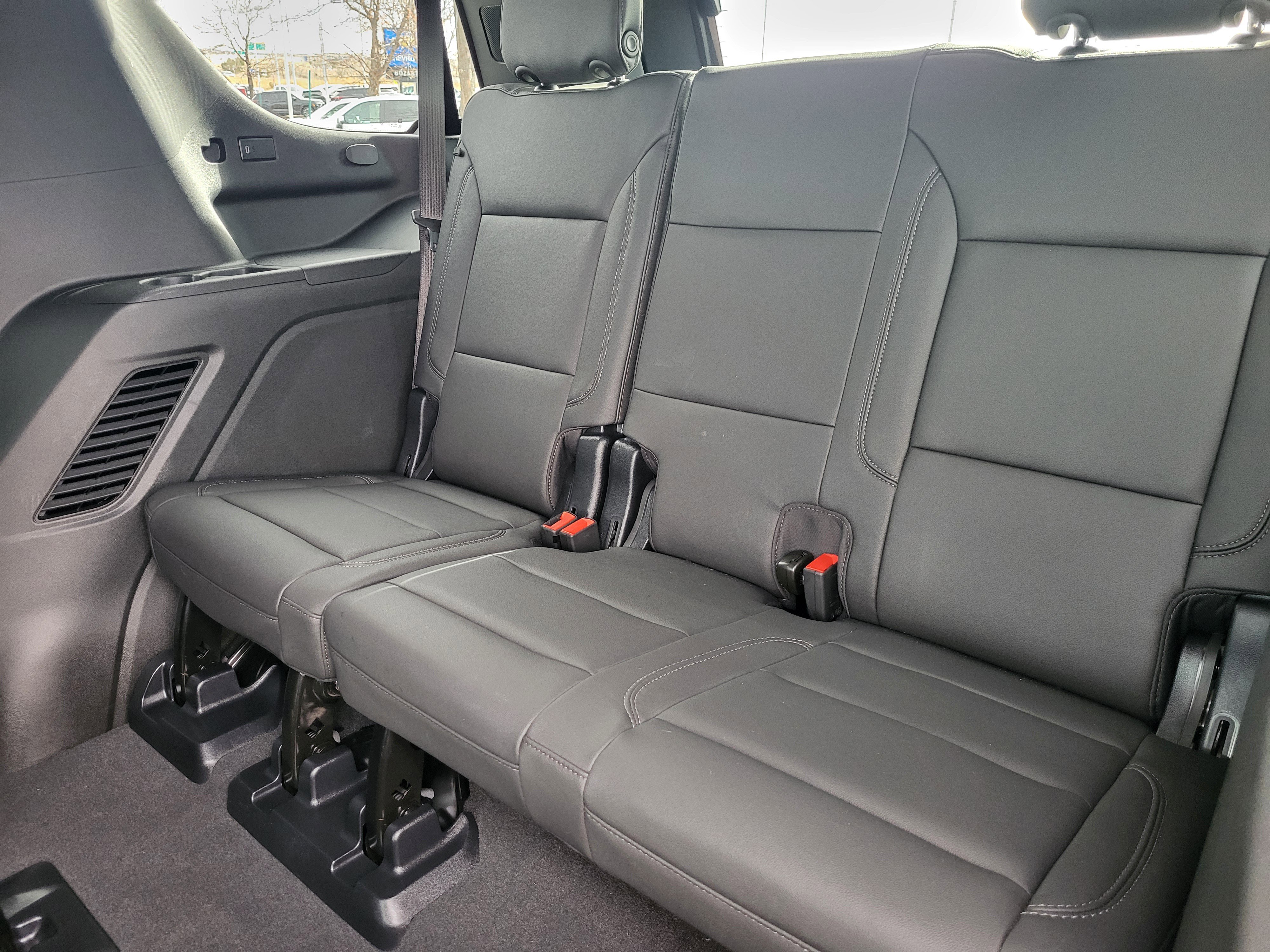 Used 2024 Chevrolet Tahoe Z71 w/ Luxury Package image 16