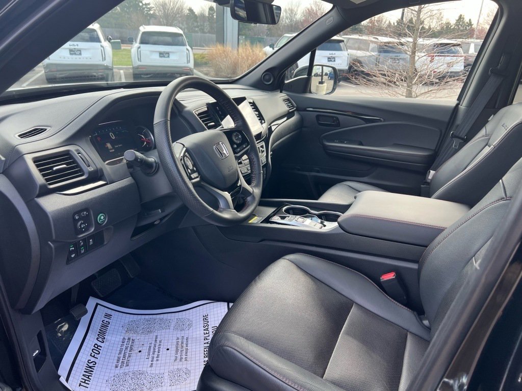 Used 2024 Honda Passport Black Edition image 6