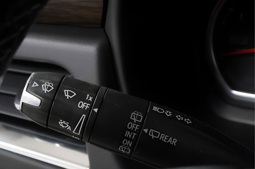 Used 2021 Chevrolet Suburban Premier AWD/4WD image 18