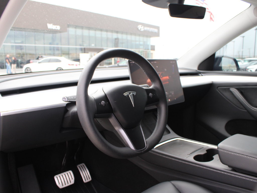 Used 2024 Tesla Model Y Performance AWD/4WD image 17