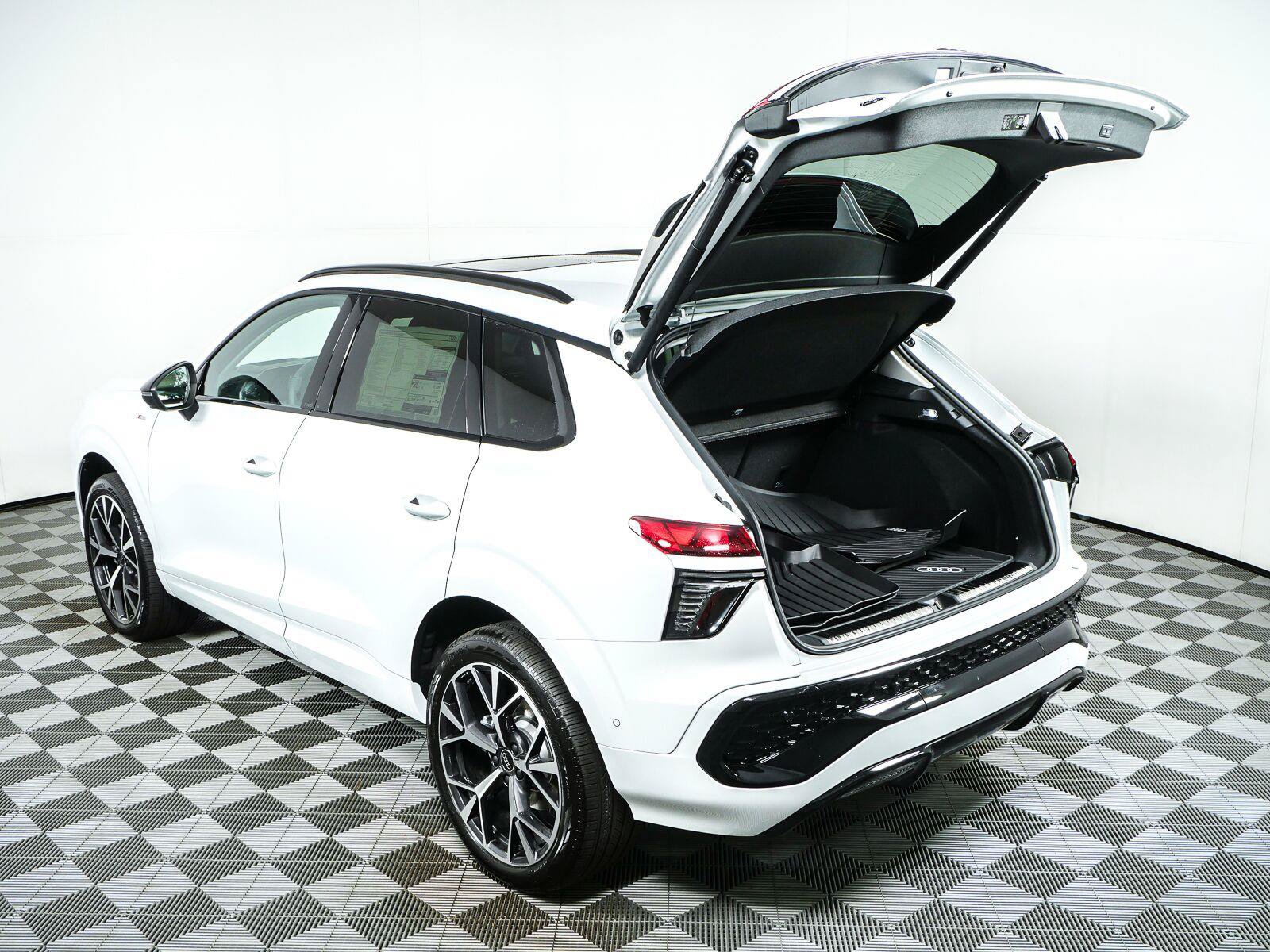 New 2026 Audi Q3 quattro 2.0T AWD/4WD image 35