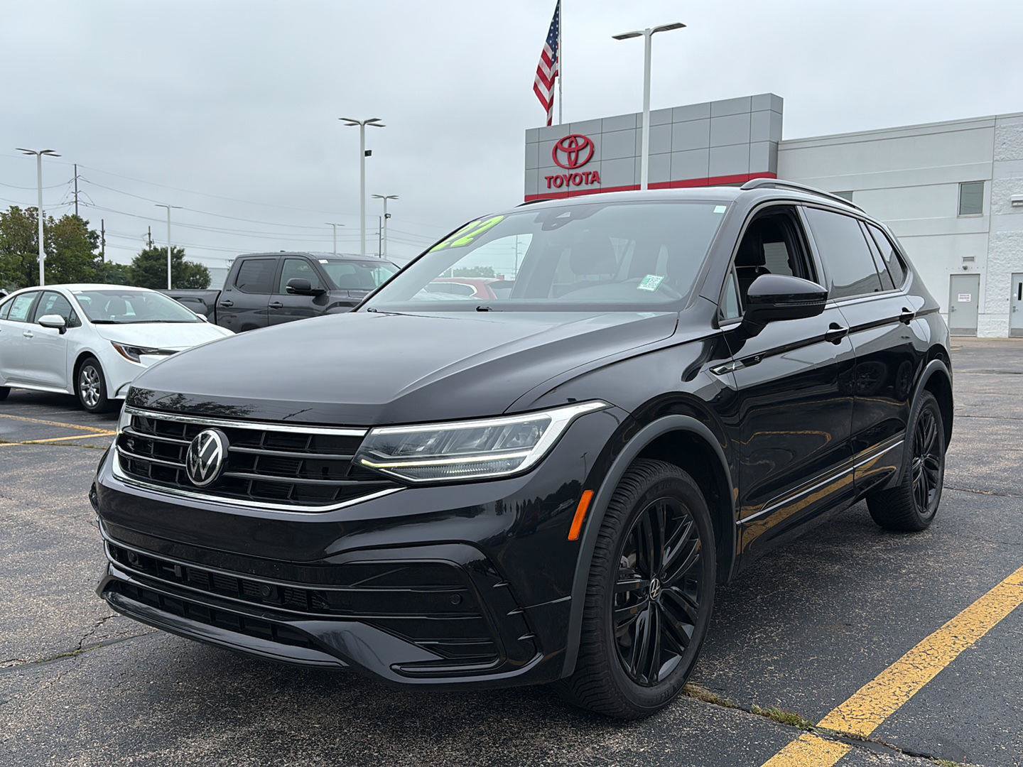 Used 2022 Volkswagen Tiguan SE R-Line AWD/4WD image 28